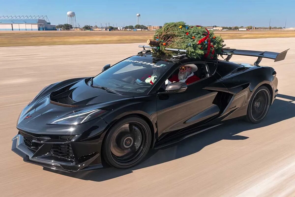 حمل درخت کریسمس با سرعت ۳۱۲ کیلومتر!