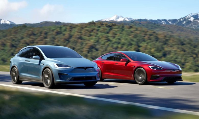 خداحافظی با دو مدل تسلا / ربات‌ها از راه می‌رسند